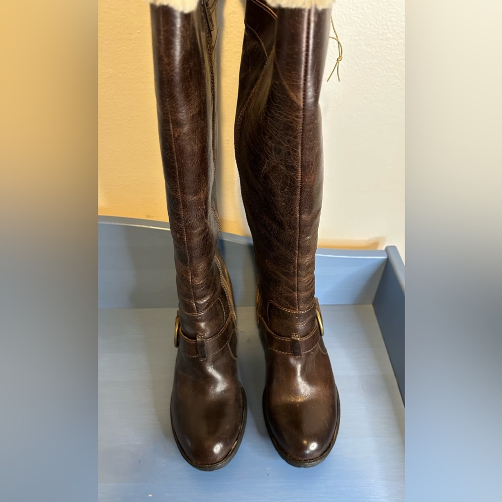 Born winter boots size 9